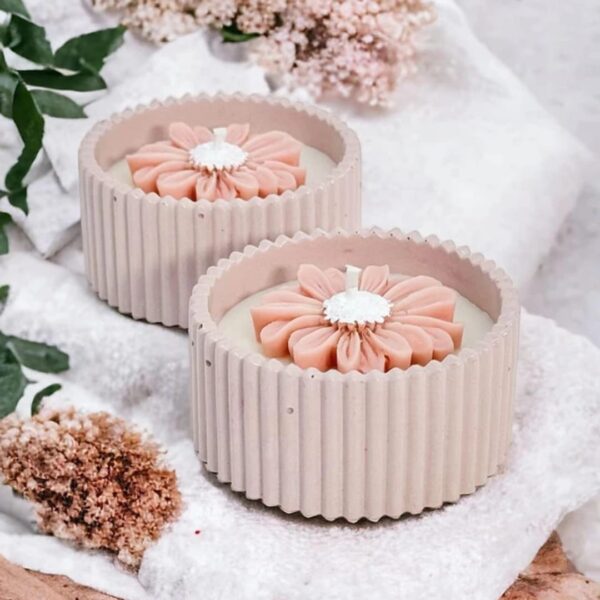 Daisy Candle in a Ribbed jar Candle Random colours